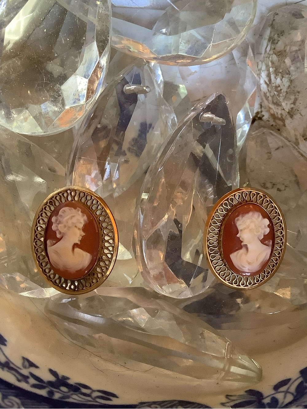 Vintage Filagree Cameo Clip On Earrings